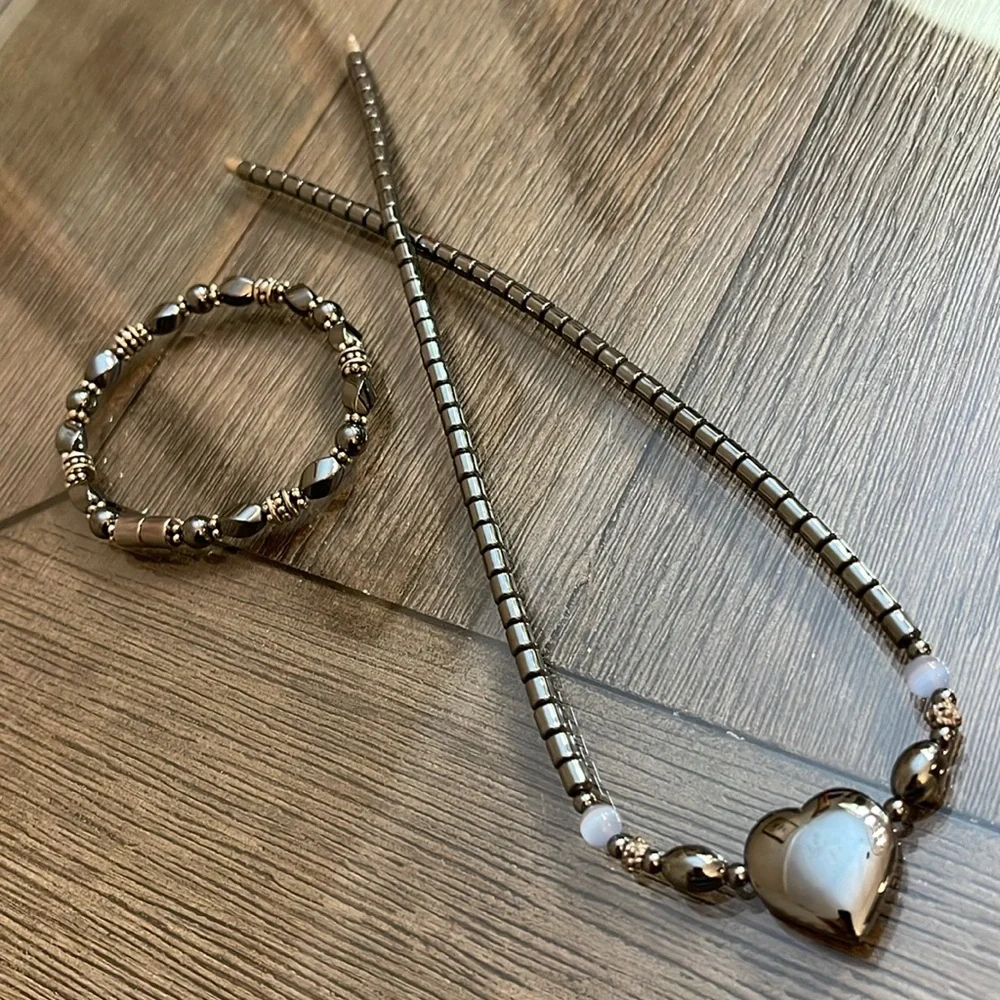 Vintage Hematite Beautiful Heart Accent Beaded Pendant Necklace with Bracelet